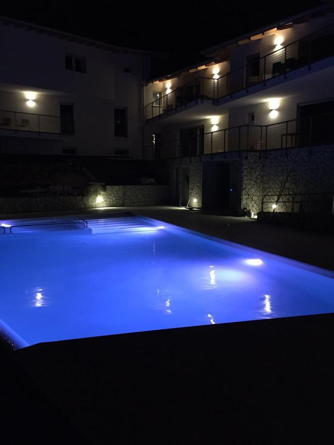 蒂诺Terrazze Sul Garda公寓式酒店 外观 照片